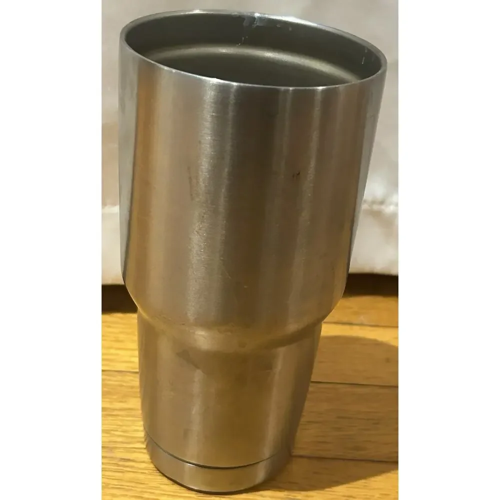 Yeti 30 oz Rambler Tumbler in Stainless Steel